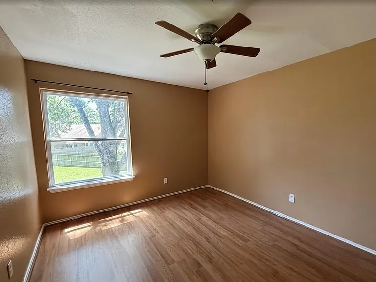 10307 Linecamp Dr — Photo 16