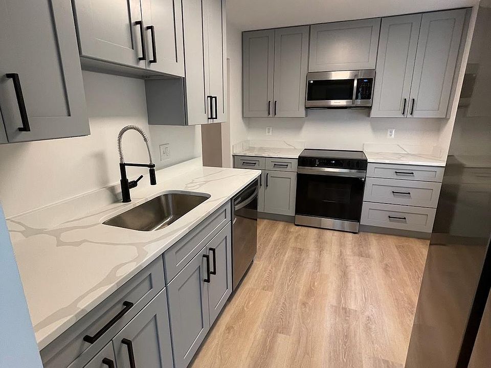 2nd image of 2392 Cloudcroft Sq