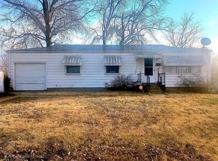 612 Kelvin Dr, Saint Louis, MO 63137