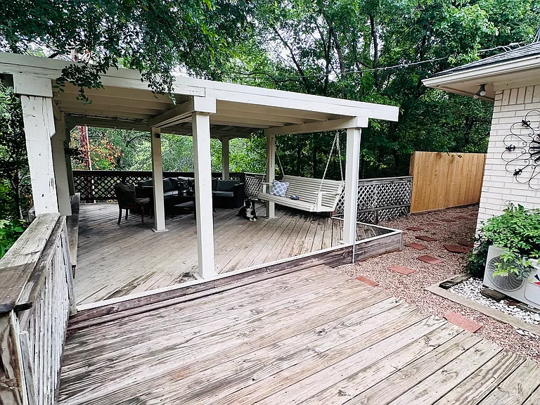 401 Lake Louise Ct — Photo 26