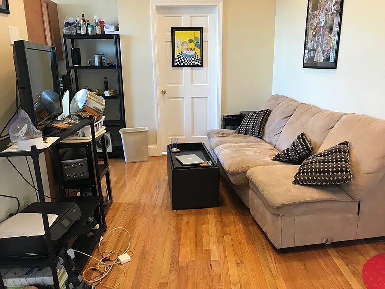 66 Quint Ave #2 — Photo 2