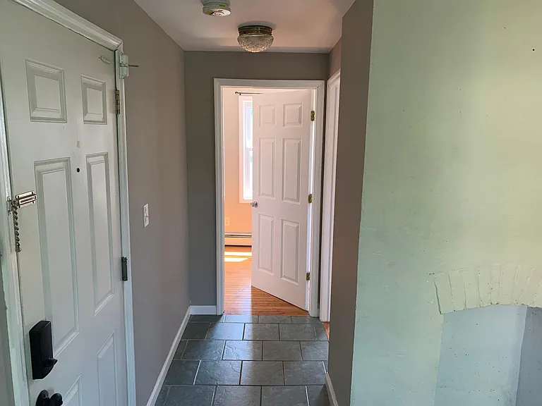 382 1st St #3 — Photo 3