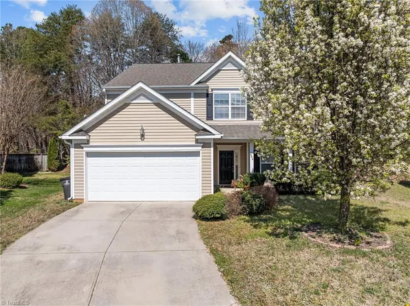 884 Orchestra Dr, Winston Salem, NC 27127