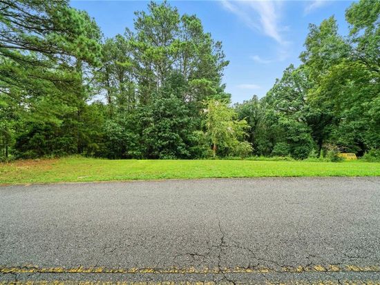 415 Friendship Rd, Canton, GA 30114