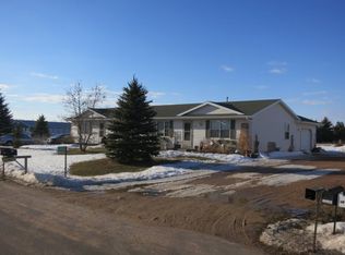 E1572 Raymond Dr, Waupaca, WI 54981