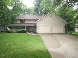 23205 Pembrook Ln, Elkhart, IN