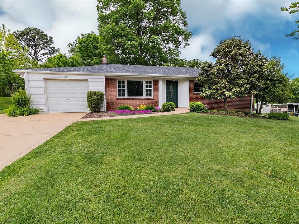 1st image of 4631 De Chantal Dr