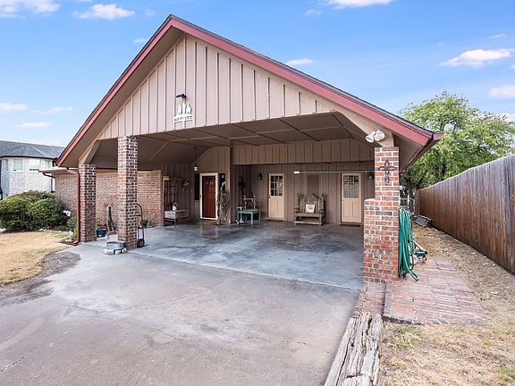 3rd image of 643 S Rough Creek Ct