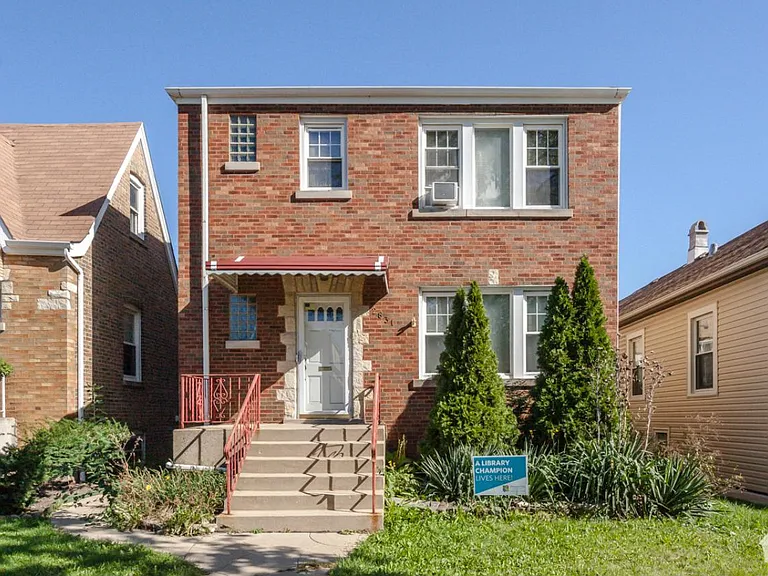 2831 N Merrimac Ave #1 — Photo 2