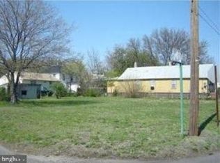 371 W Buck St, Paulsboro, NJ 08066