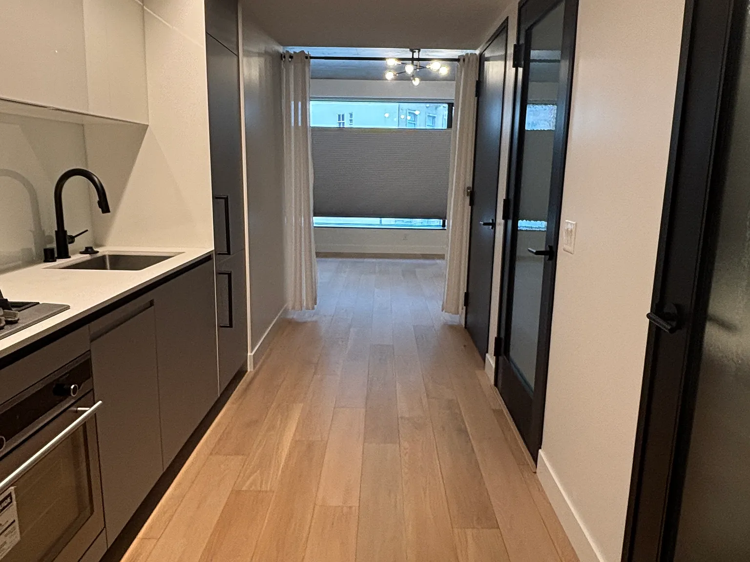 Studio, 350 sqft, $3,000 — Photo 4