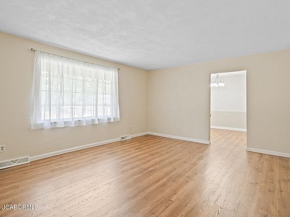 5th image of 2643 Sue Dr