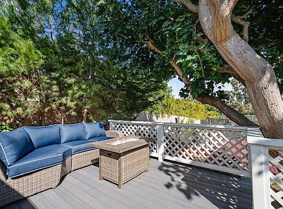 2nd image of 6105 La Jolla Scenic Dr S APT B