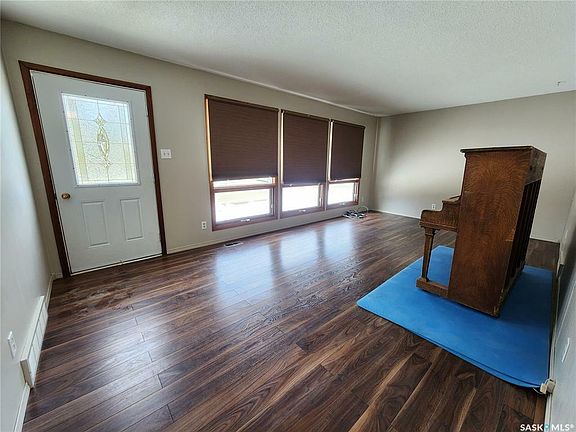 5th image of 637 Geisen St