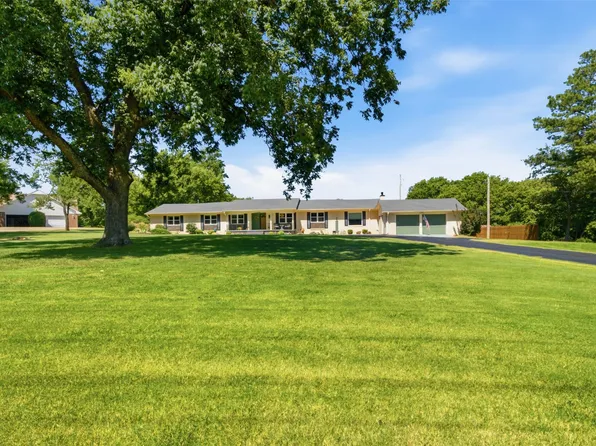 735 Holiday Ln, Claremore, OK 74017