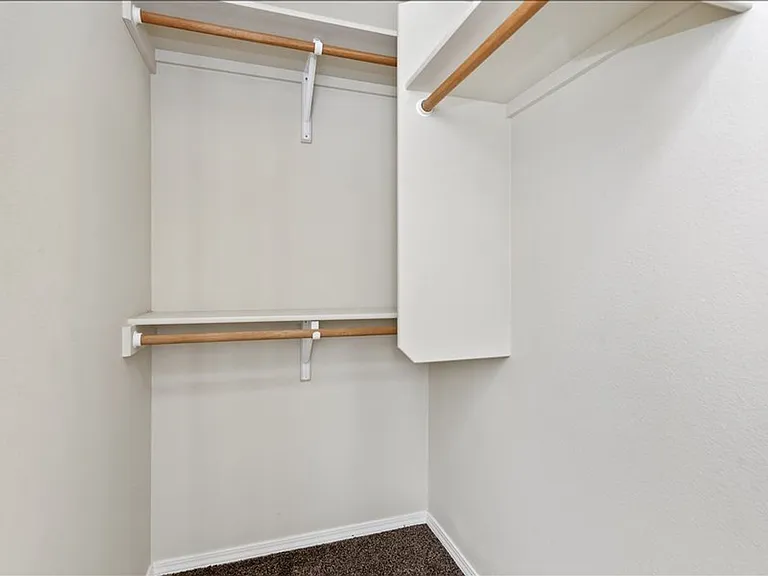 121 N Avenger Ln — Photo 16