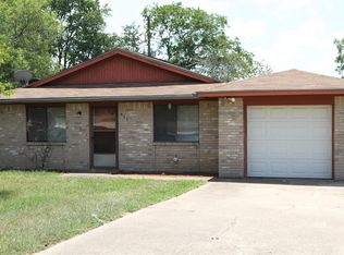 411 Park Hill Dr, Madisonville, TX 77864