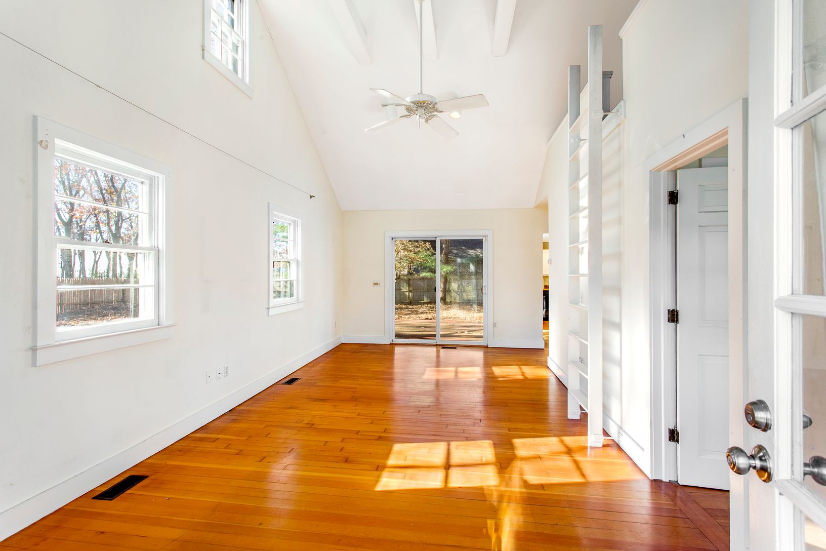  Cottage 1 Living Room