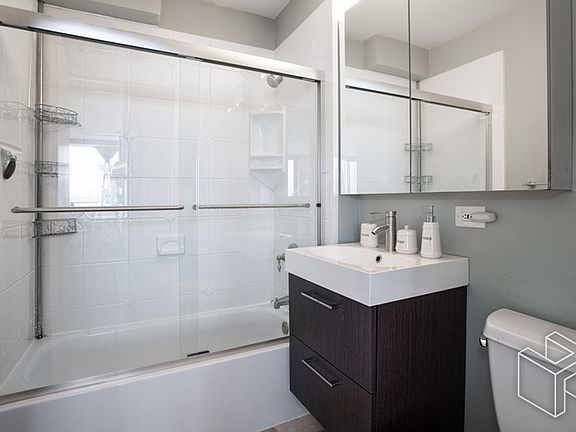 5th image of 474 48th Ave APT 23L