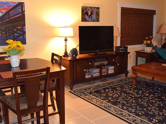Dining Rm / Living Rm