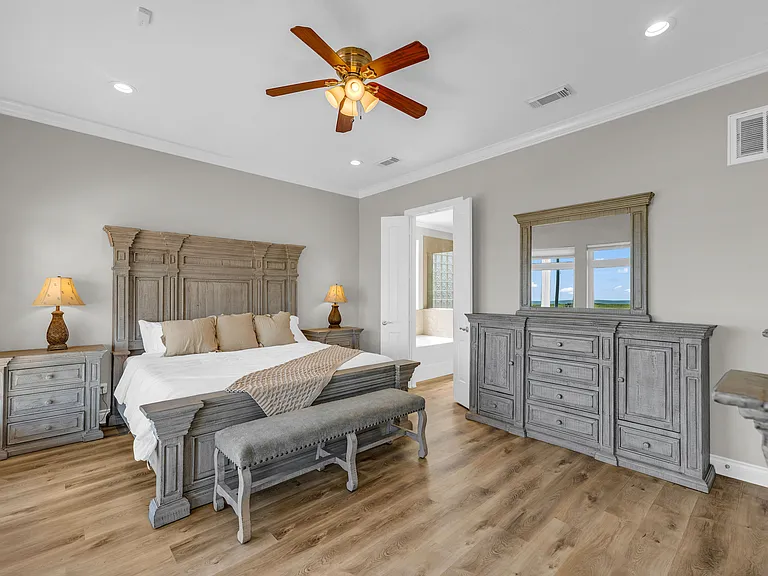 25043 Sausalito Dr — Photo 41