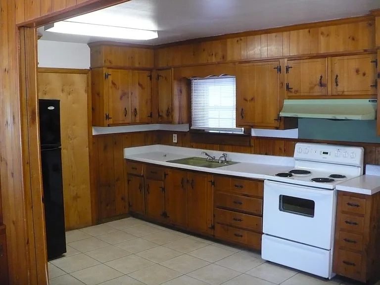 201 Clifton Dr #B — Photo 11