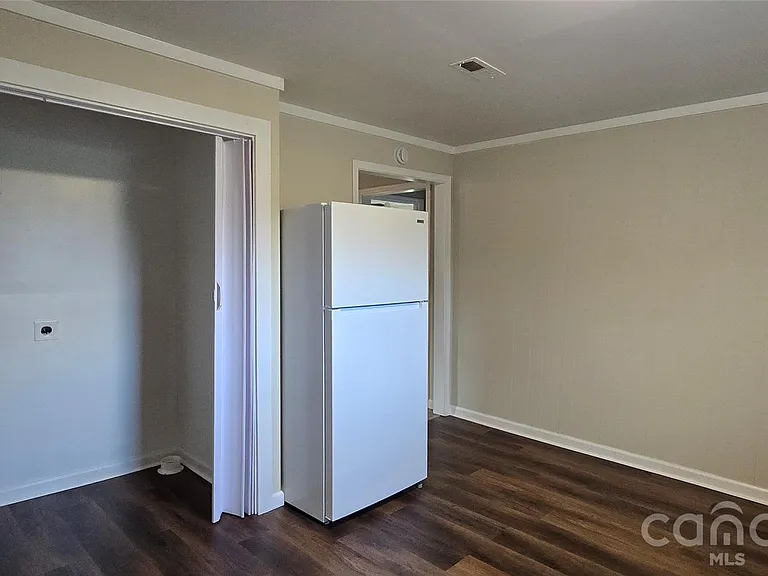 732 Taylor St — Photo 4