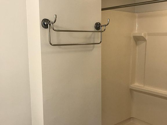 3rd image of 17 Essex St