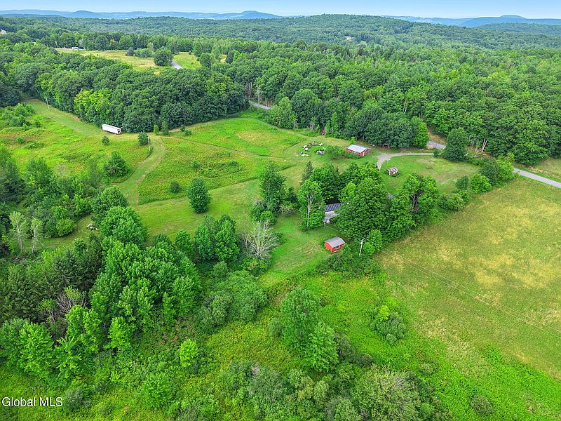 3rd image of 437 Karas Road