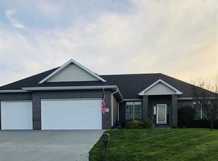 867 Springbrook Dr, Hinton, IA 51024