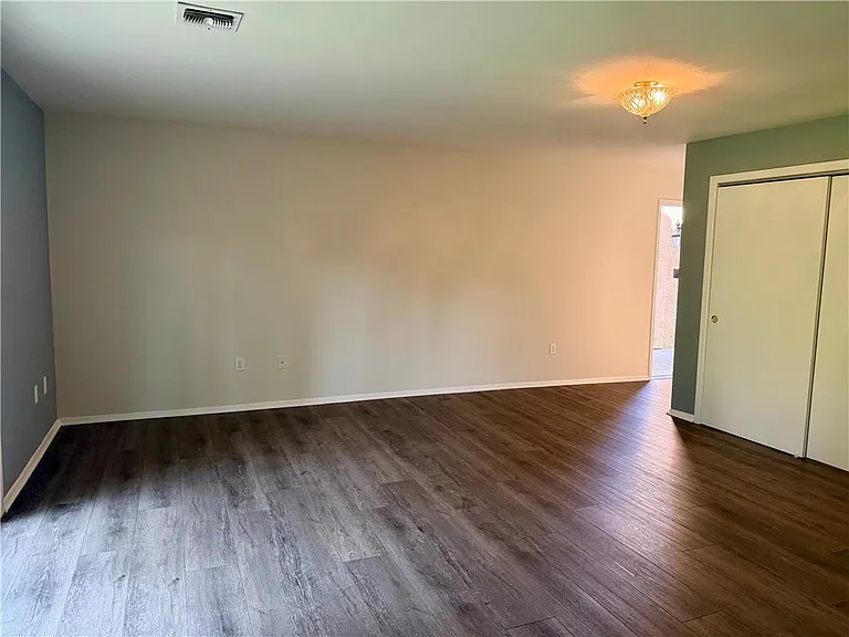 2402 Woodstock Dr #A — Photo 5