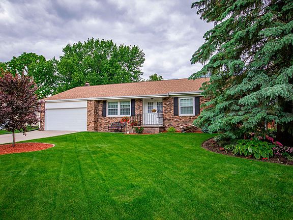 2nd image of 803 Sunrise Cir