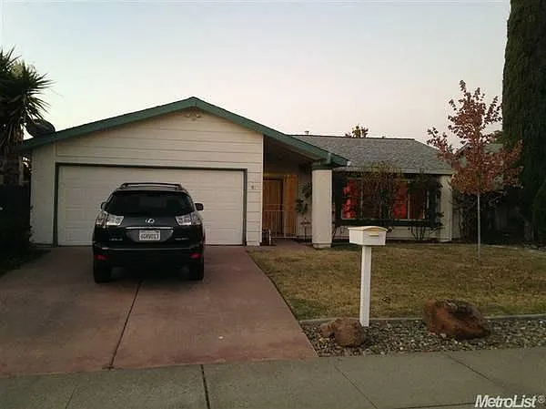 7927 Deer Lake Dr photo 1