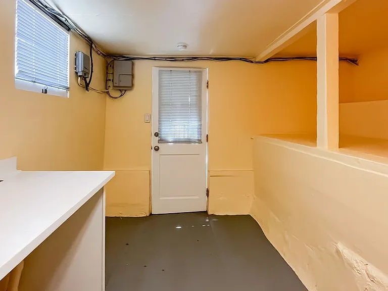 Unbelievable Stand-Alone 2-Bedroom House in Prime West Hollywood Hills — Photo 37