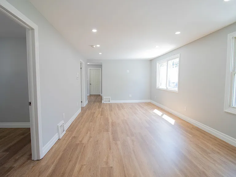 283 Deere St — Photo 2