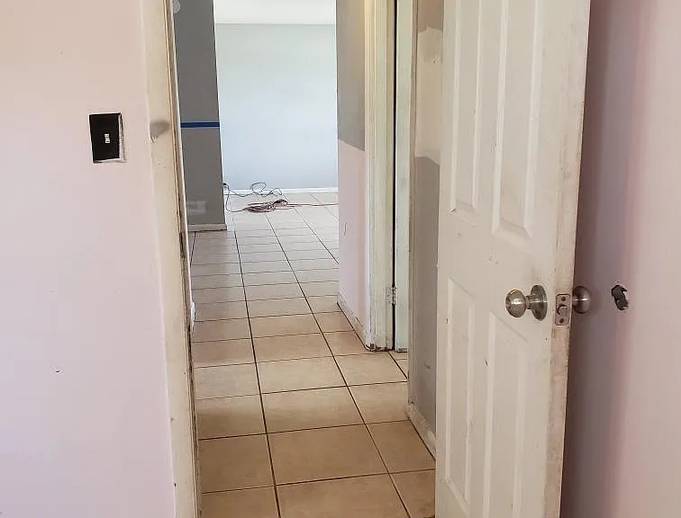 1420 Kimdale St E — Photo 10