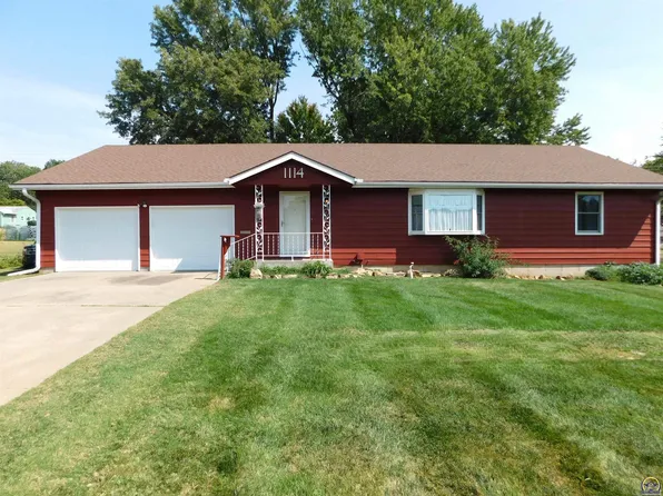 1114 SW Fairlawn Rd, Topeka, KS 66604