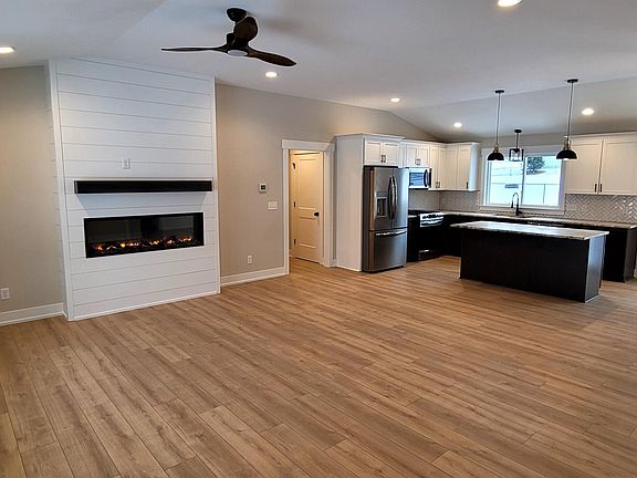 5th image of 3505 N Riverwalk Dr