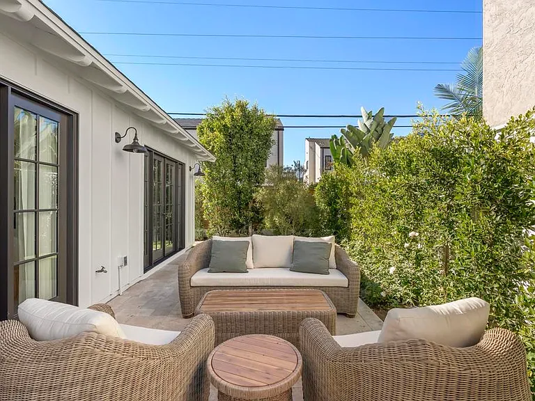 210 Estrella St — Photo 14