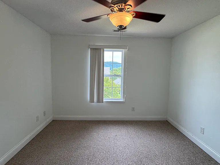 5685 Hyacinth Ln — Photo 37