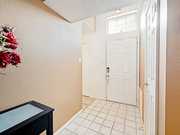 3rd image of 5651 Centeridge Dr