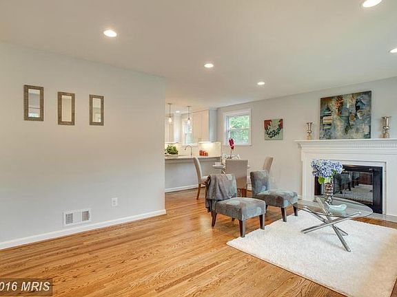 3rd image of 2618 John Marshall Dr