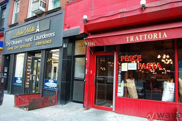 Rented by Wave Real Estate Group | media 32