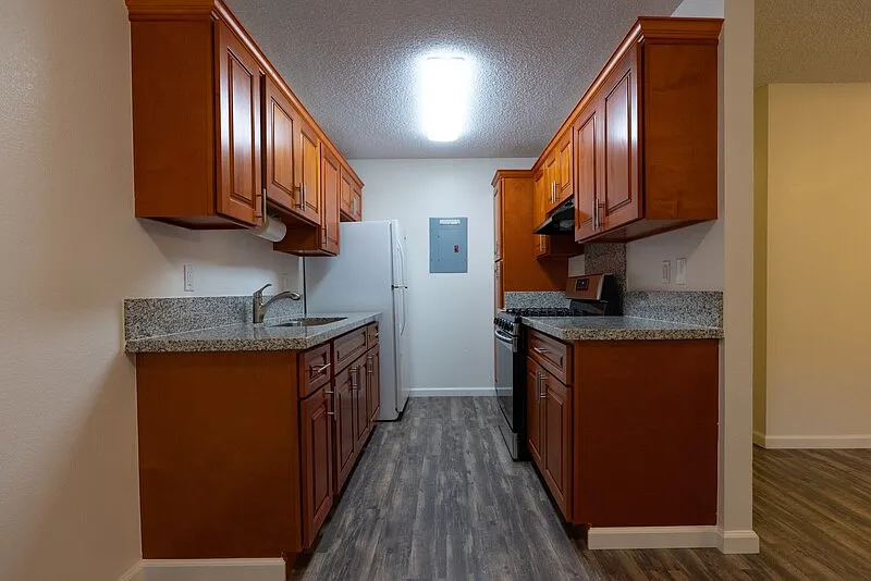 2 bed, 1.5 bath, 717 sqft, $2,700 — Photo 2