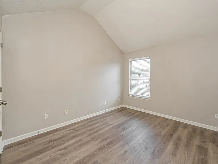 3612 Rosebud Park Dr — Photo 14
