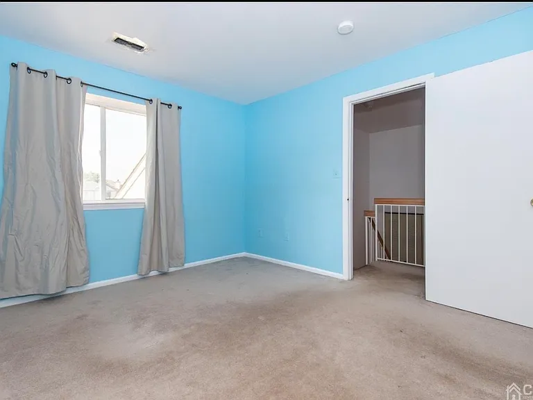 1805 Amanda Ct — Photo 10