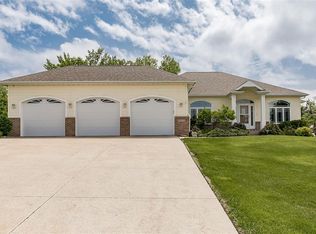 2834 Chippewa Trl NE, Cedar Rapids, IA 52411