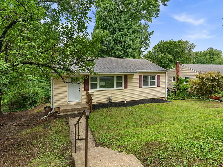 18 Grandin Cir — Photo 34