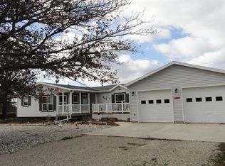 819 1st St, Meservey, IA 50457
