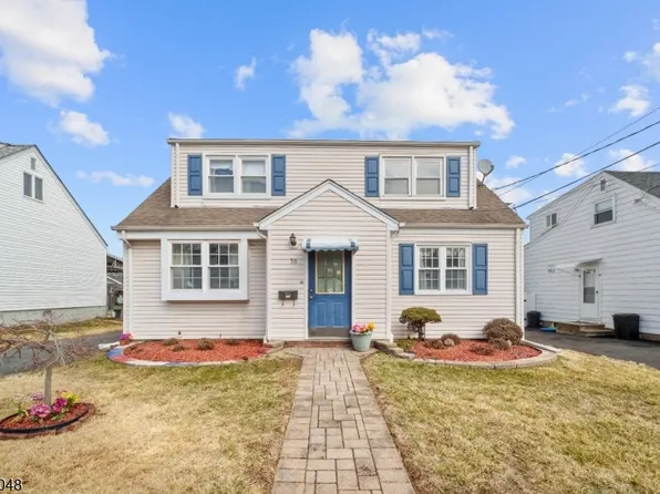 56 Stevens Rd, Clifton City, NJ 07013